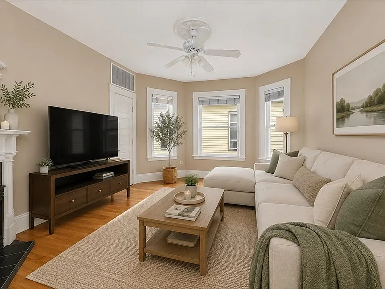 326 Centre St #3 — Photo 6