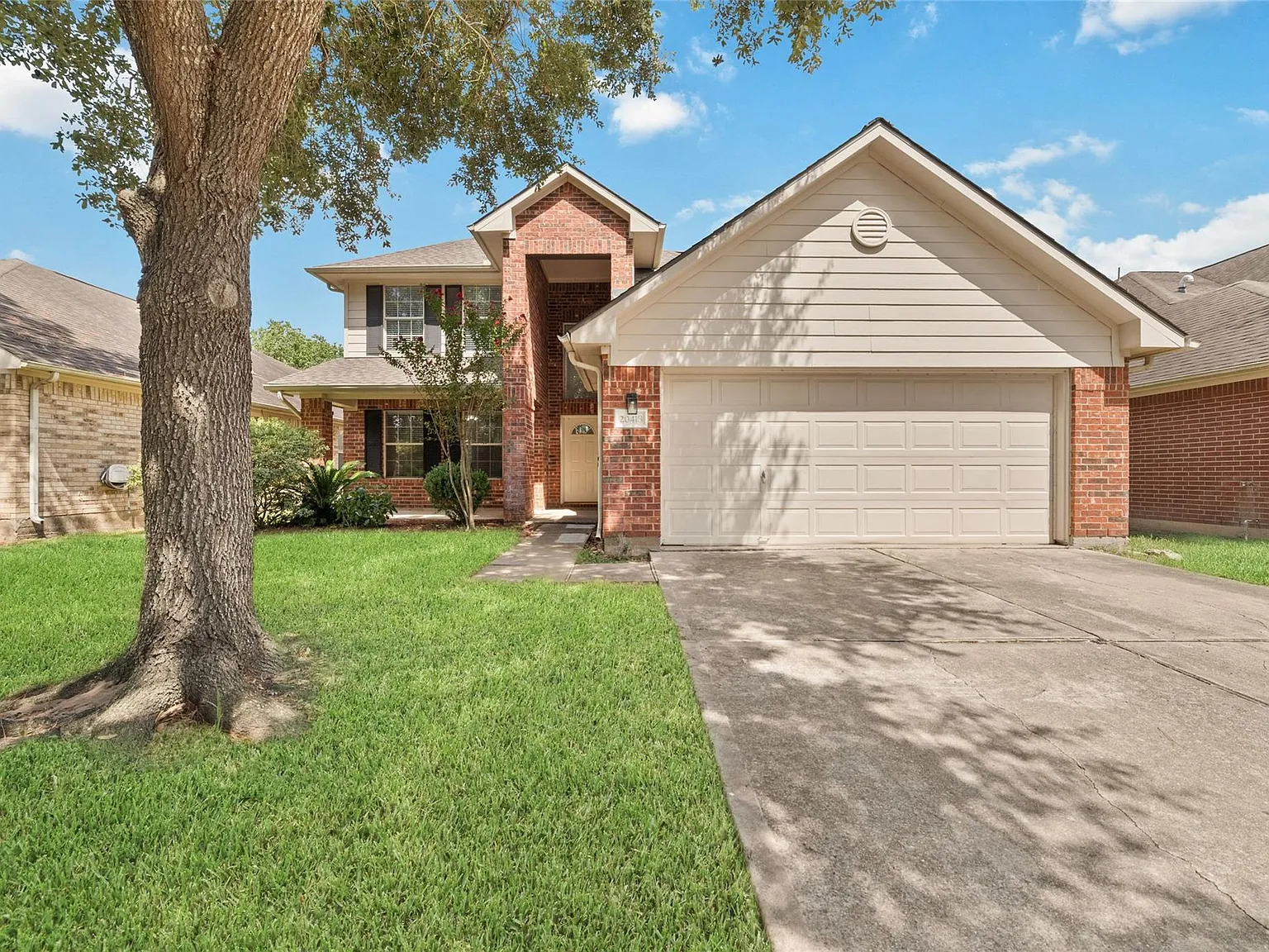 3 bed, 2.5 bath, 2082 sqft, $2,150 — Photo 1