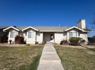 995 Stroud Ave, Kingsburg, CA 93631