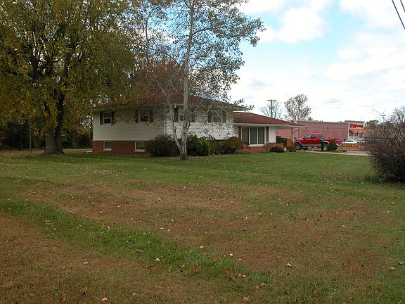 4th image of 1729 E. Hwy 54