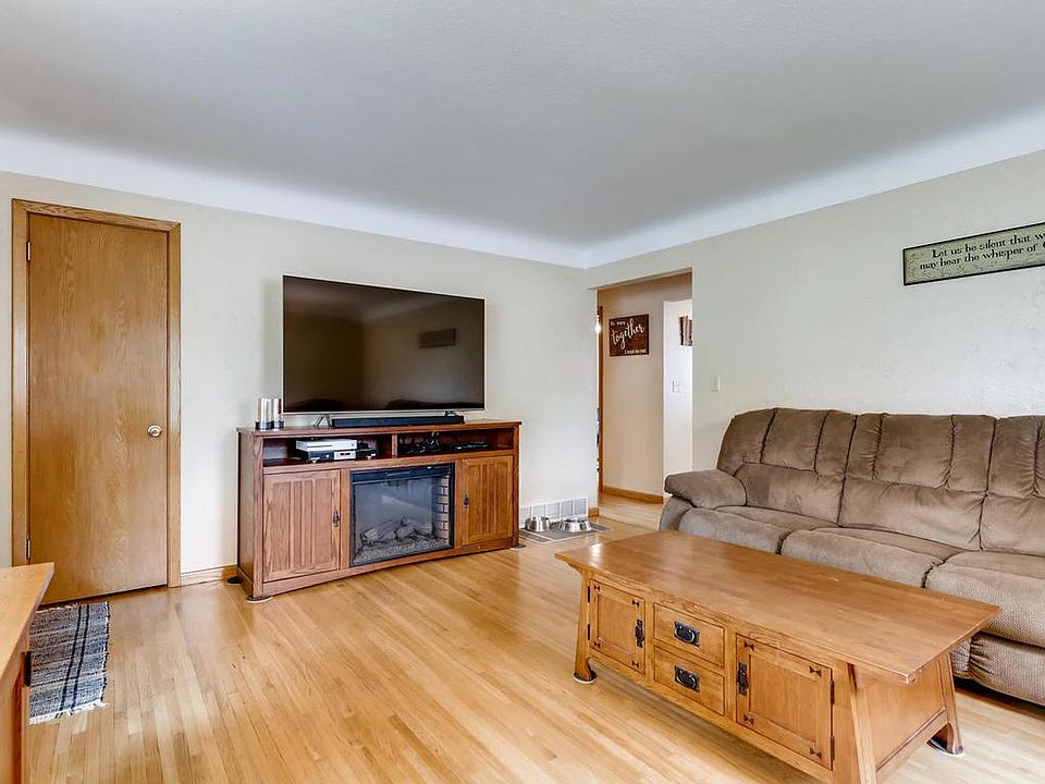 1st image of 1051 8th Ave S