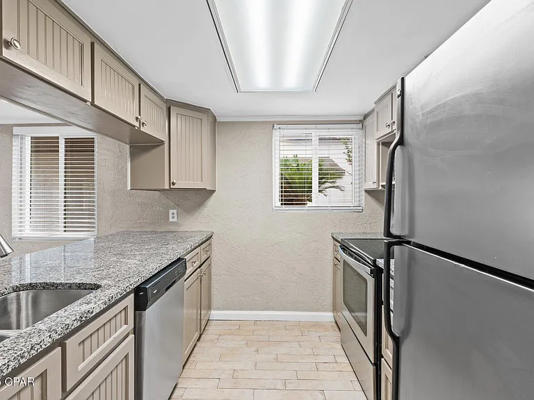 6901 N Lagoon Dr #1 — Photo 16