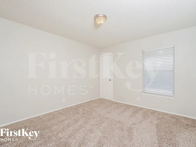14219 N Hills Village Dr — Photo 15