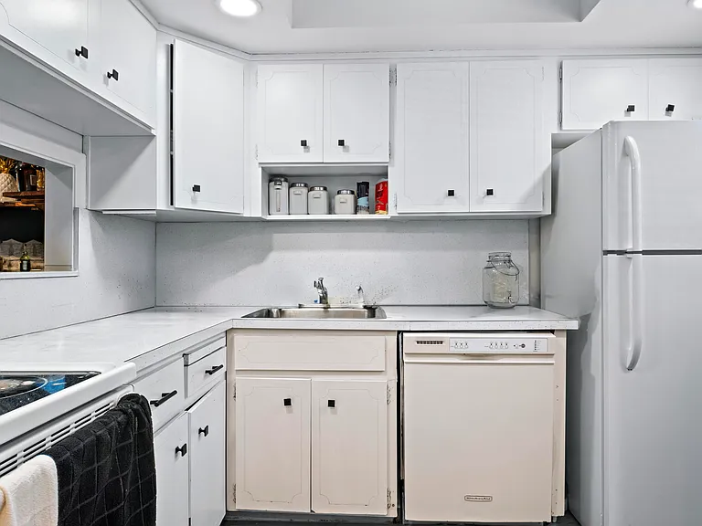 899 SE 2nd Ave #116 — Photo 4