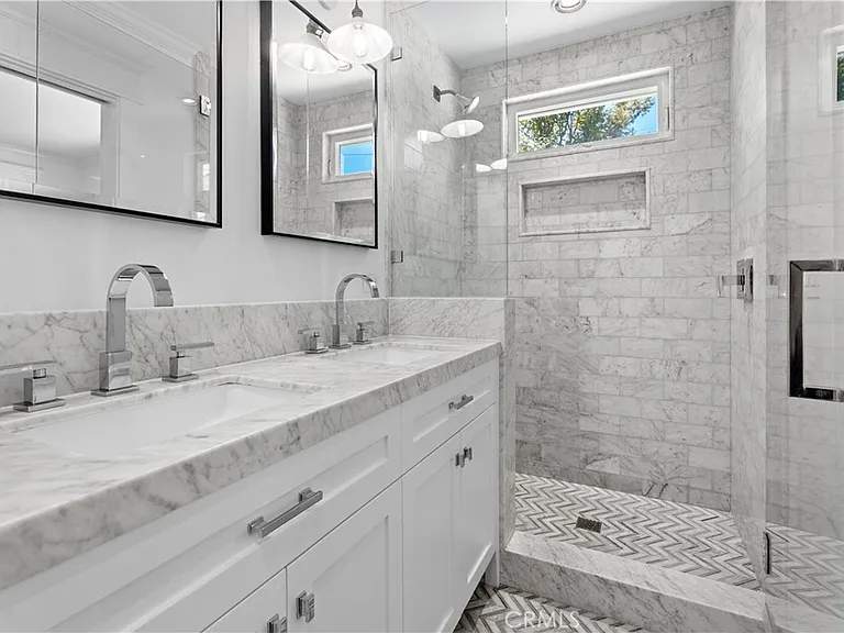 659 W Sycamore Ave — Photo 17
