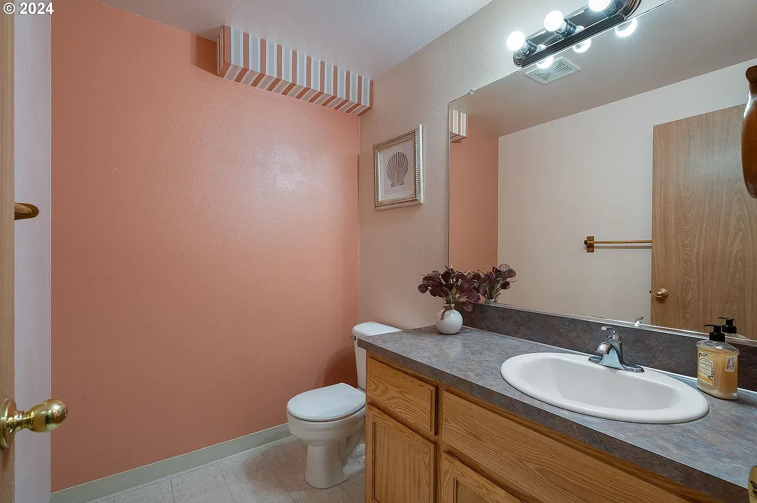 3 bed, 1408 sqft, $2,451 — Photo 3