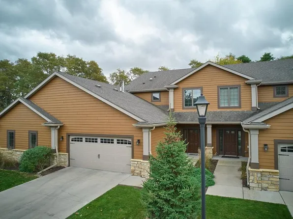 558 Panorama Cir NW, Rochester, MN 55901