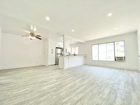 5th image of 115-121 S Carondelet St #10