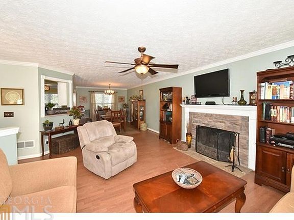 4th image of 2986 Brooks Dr