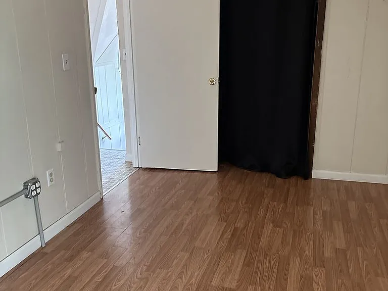 332 Stewart St — Photo 16