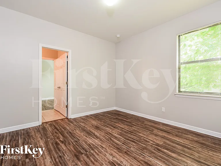 1814 SW 22nd St — Photo 14