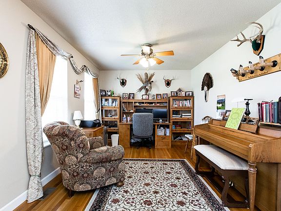 4th image of 1199 Larkspur Dr