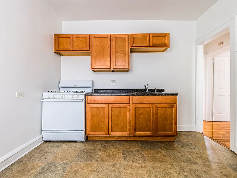 7825 S Emerald — Photo 10