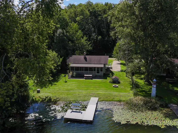 1407 Taylor Dr, Otsego, MI 49078