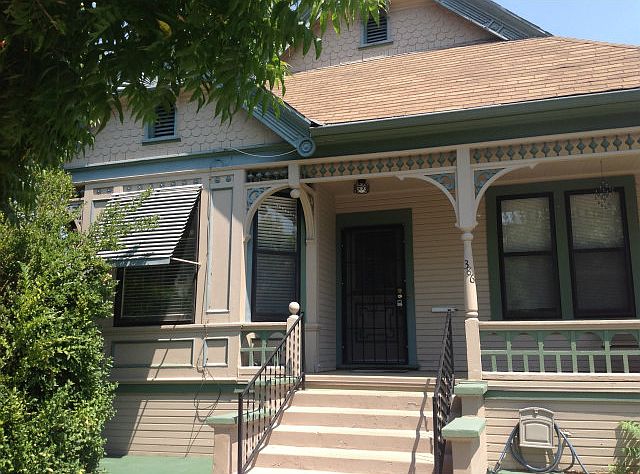 1st image of 386 N 12th St