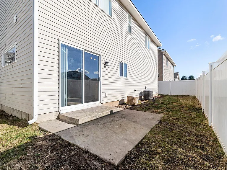 7761 Wyeth Ct — Photo 34