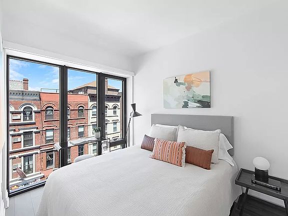 5th image of 10-25 Jackson Ave #9C