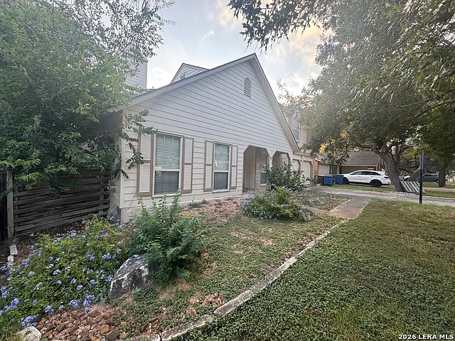 3 bed, 2.5 bath, 1854 sqft, $1,850 — Photo 4