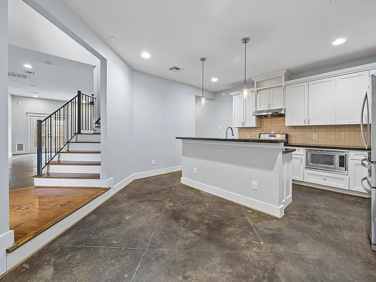 1418 Asbury St — Photo 4