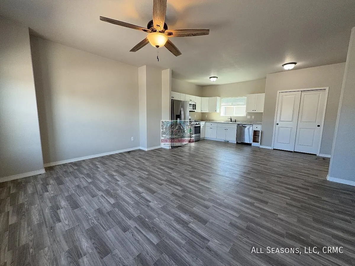 759 Endeavor Way — Photo 2