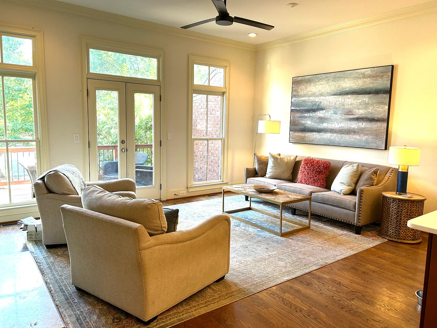3 bed, 3.5 bath, 2400 sqft, $3,600 — Photo 2