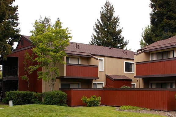 4th image of 550 River Glen Dr APT 045
