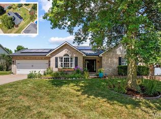 226 Longview Dr, Columbia, IL