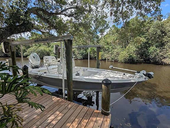 2nd image of 8001 SE Paradise Dr