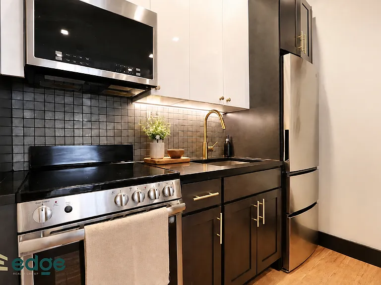 561 4th Ave #3B — Photo 3