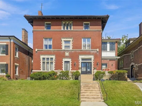 57 Kingsbury Pl, Saint Louis, MO 63112