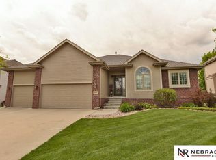 8204 S 103rd St, La Vista, NE 68128