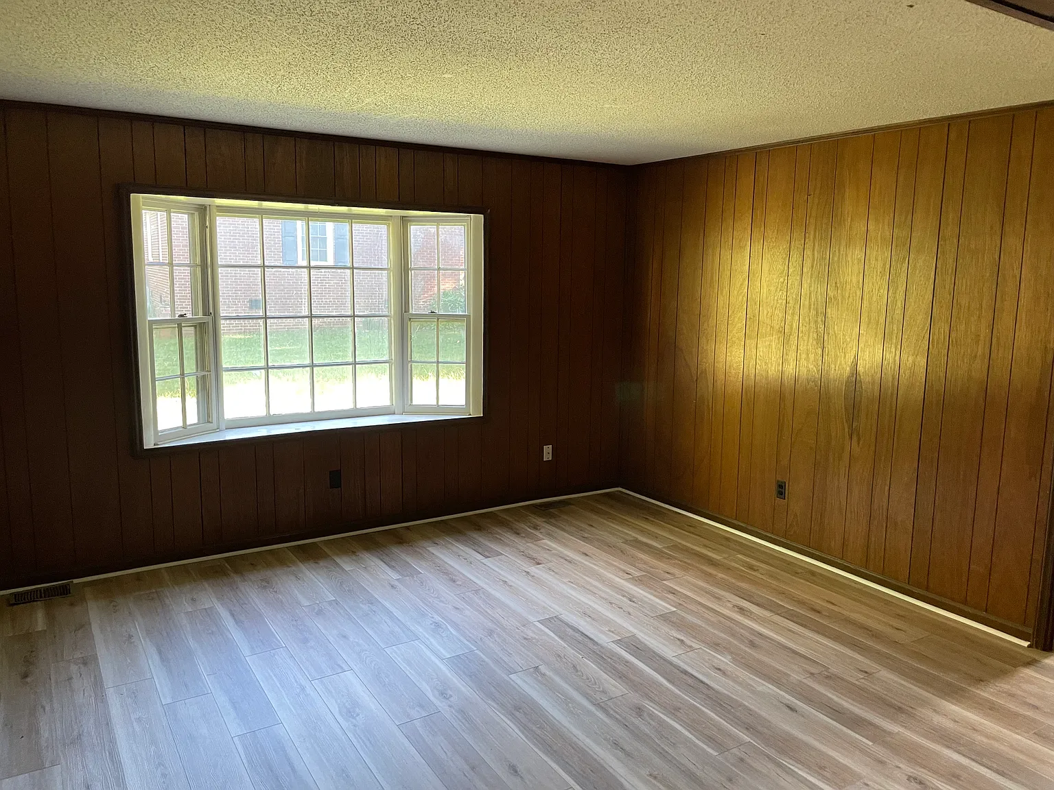 1 bed, 1.5 bath, $850 — Photo 3