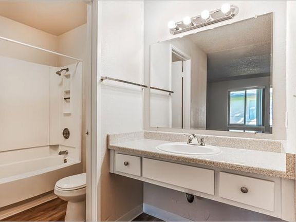 5th image of 3500 Bradshaw Rd #2B-2Ba-990Sqft
