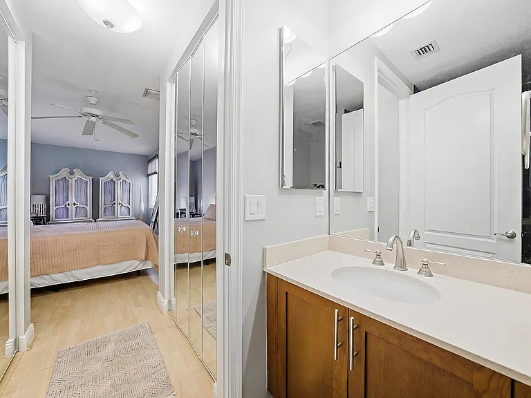 232 SW 14th Ave — Photo 10