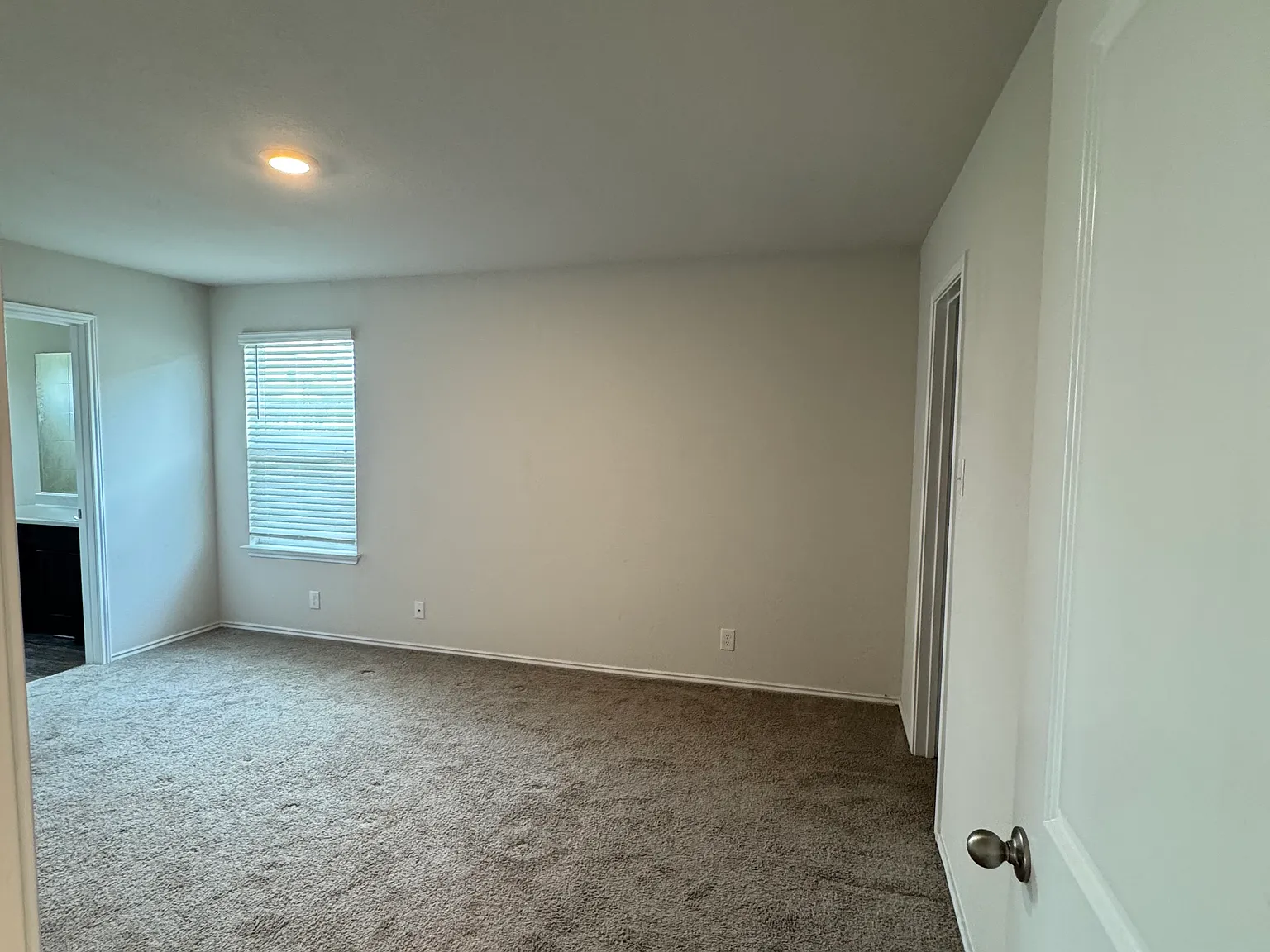 3 bed, 1307 sqft, $1,500 — Photo 4