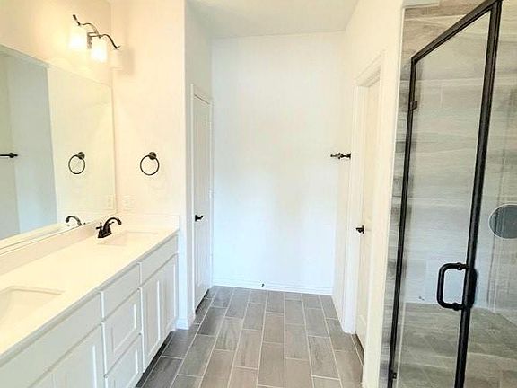 5th image of 2328 Jameson Ln