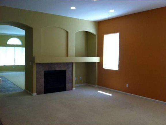 4th image of 2289 Carol Ann Dr