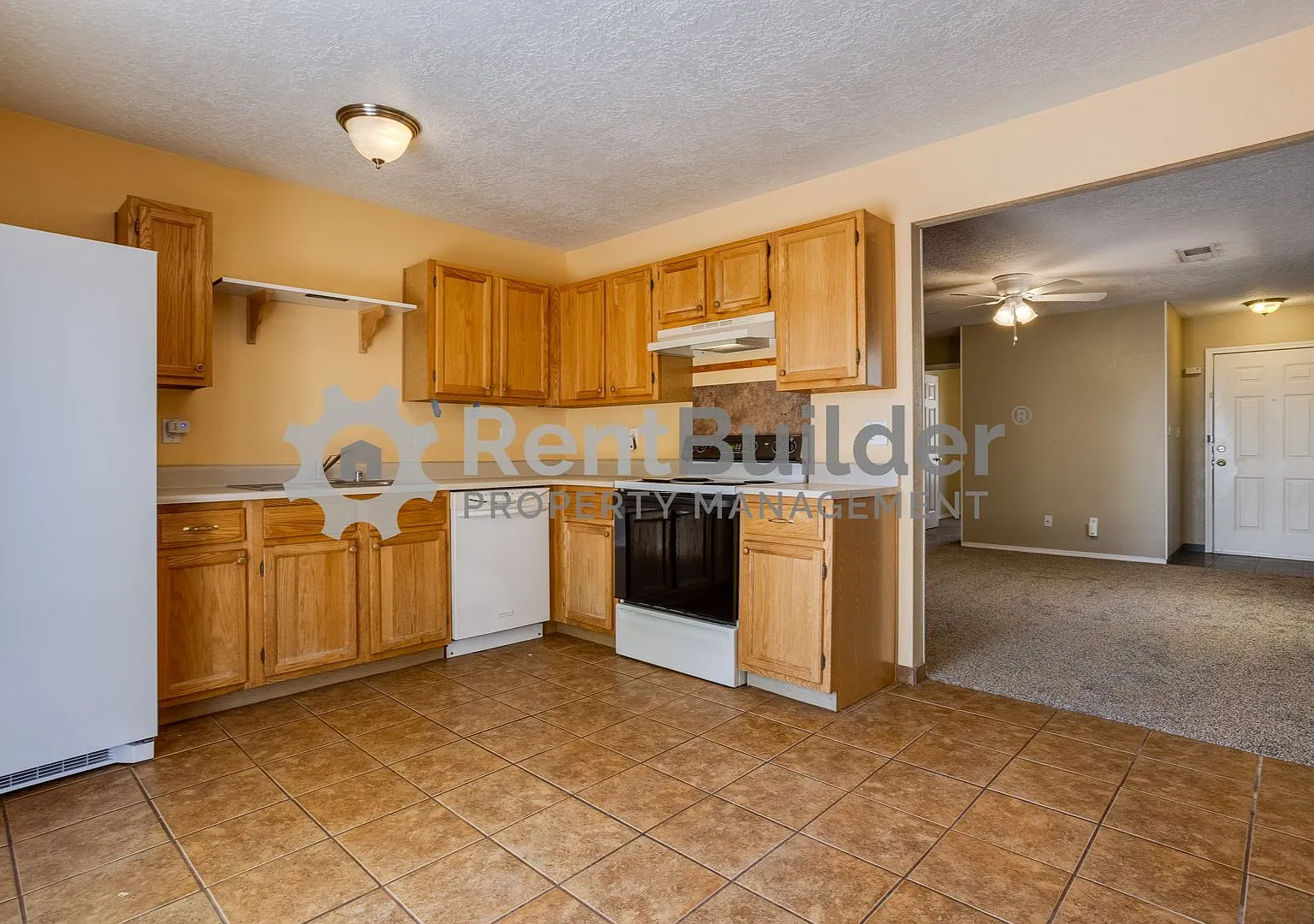 3 bed, 2.0 bath, 1400 sqft, $1,895 — Photo 3