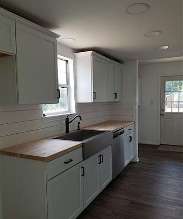 3rd image of 26024 E 14th St