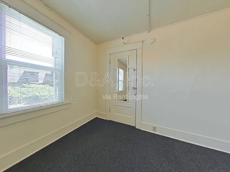 242 NW 15th St #2 — Photo 3