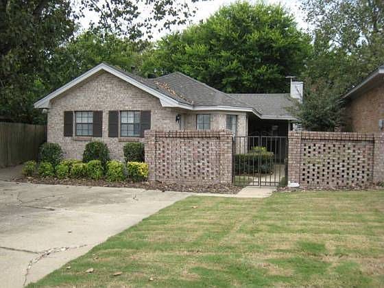 1st image of 4133 Denton Dr