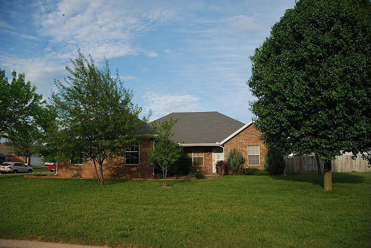 1st image of 513 Applewood Ave