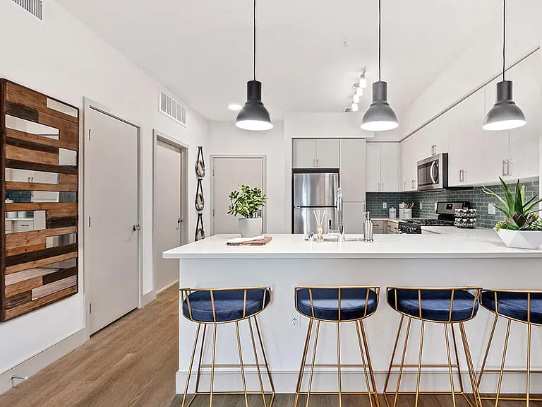 Altitude Apartments — Photo 7