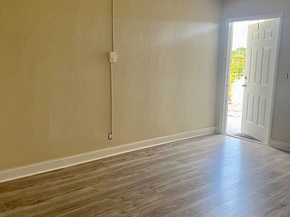 5th image of 611 NE 5th St APT 5