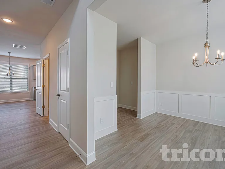 210 Margrave Dr — Photo 10