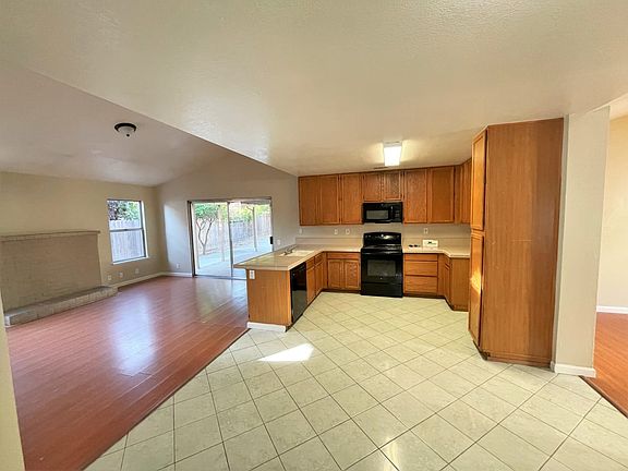 4th image of 5121 Bassett Way