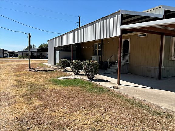 3rd image of 166 Holiday Rambler Dr