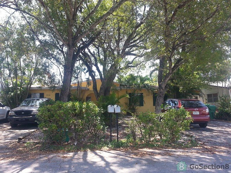 1st image of 2460 SW 54th St