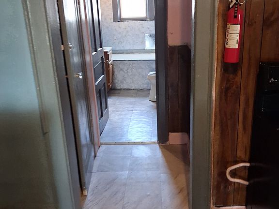 3rd image of 957 Park Ave APT 1