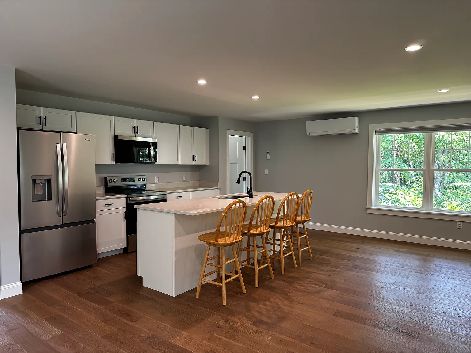2 bed, 1340 sqft, $3,000 — Photo 4